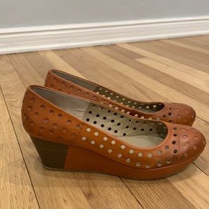 Kenneth Cole Reaction Tan Leather Wedge Heel Size 9